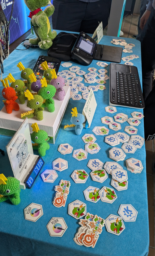 Photo of the KDE booth at Grazer Linuxtage.
