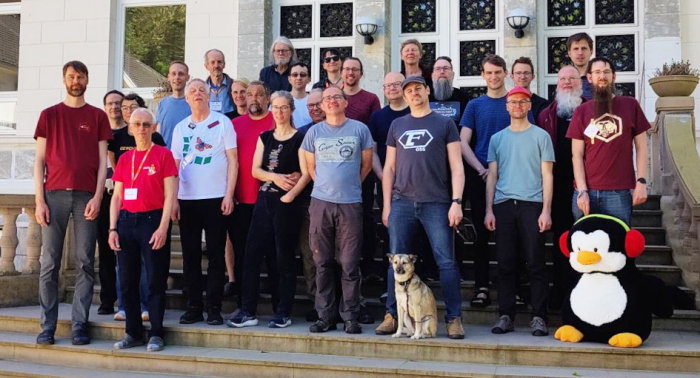 Group photo of (most of) the attendees of the FOSSGIS community meeting.